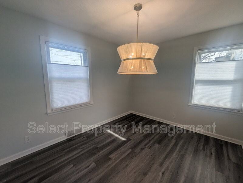 1523 Curdes Ave - Photo 6 of 24