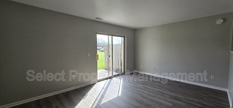 5444 Evard Rd - Photo 7 of 19