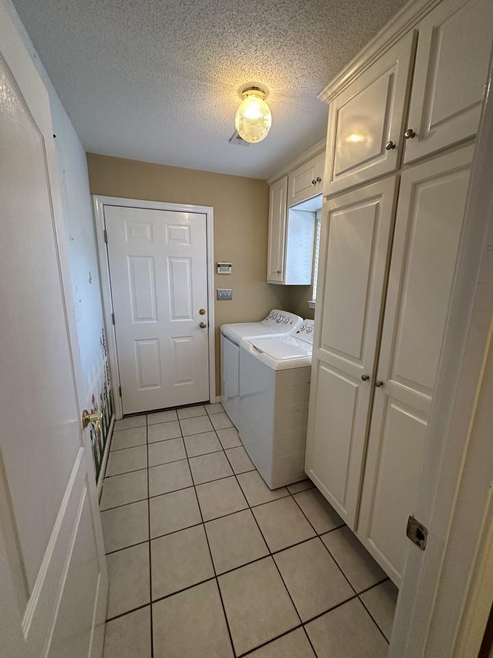 109 Villa Rd #1 - Photo 3 of 19