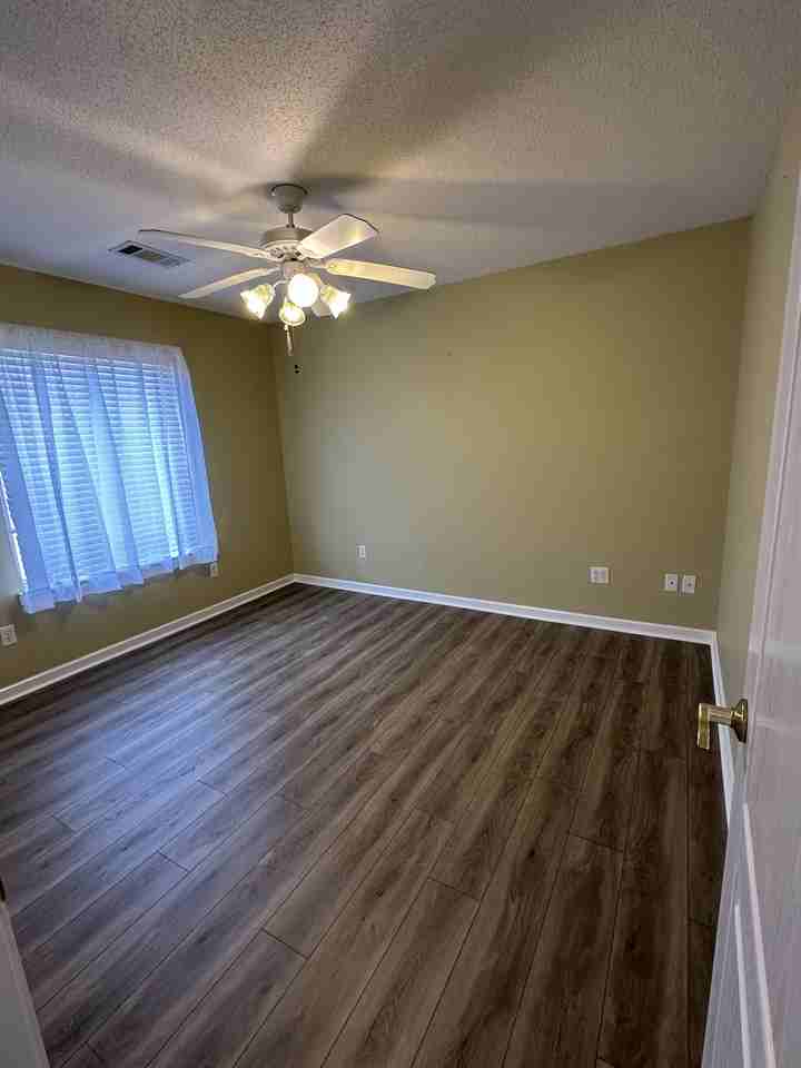 109 Villa Rd #1 - Photo 4 of 19