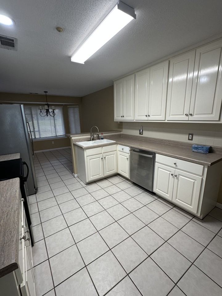 109 Villa Rd #1 - Photo 7 of 19