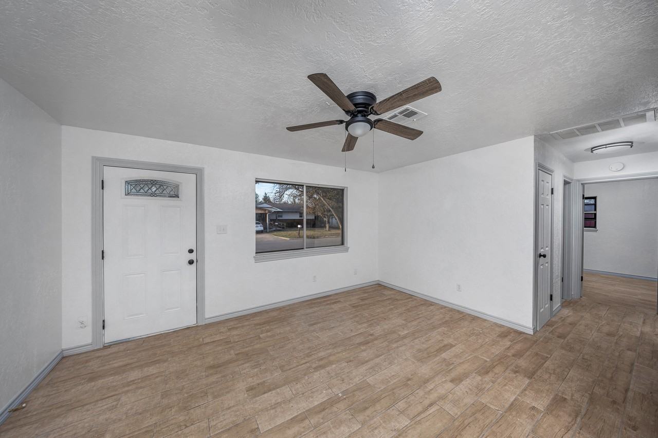 508 Nw Woodridge Dr #1 - Photo 7 of 26