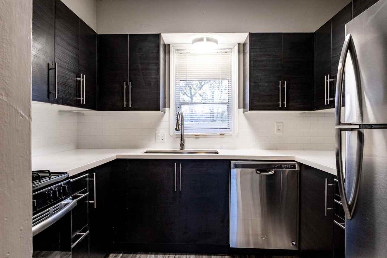 Eskridge Apartments. - Photo 2 of 11