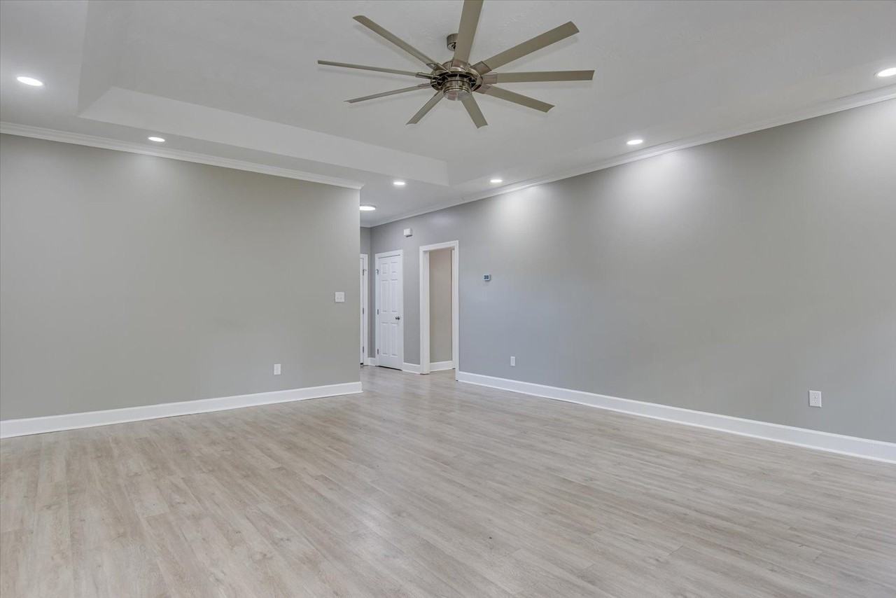 4604 Brittany Dr #1 - Photo 5 of 31