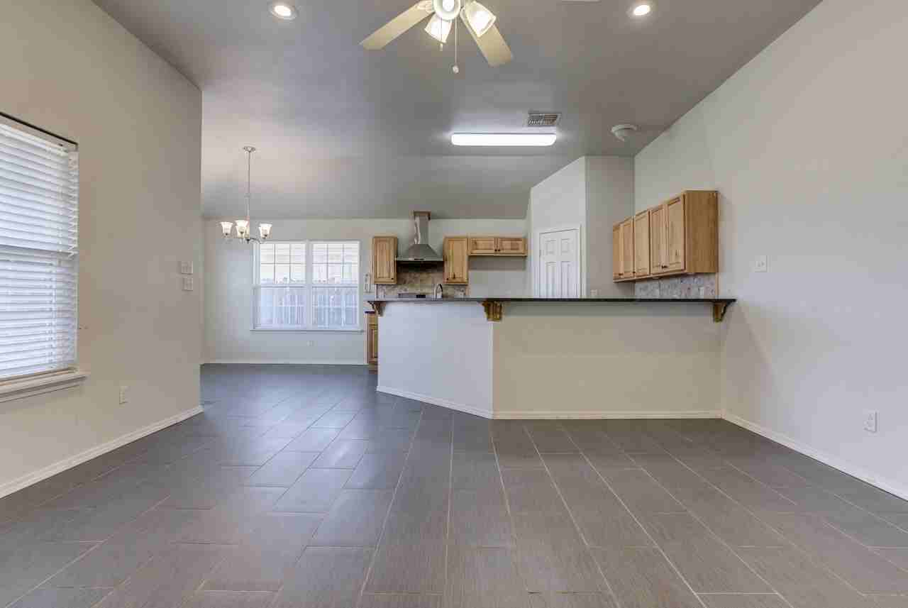 1608 48th St #1 - Photo 6 of 33