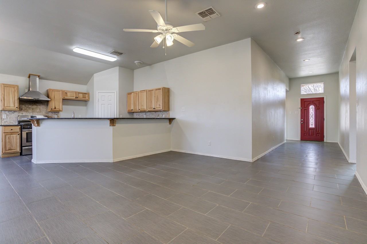 1608 48th St #1 - Photo 7 of 33