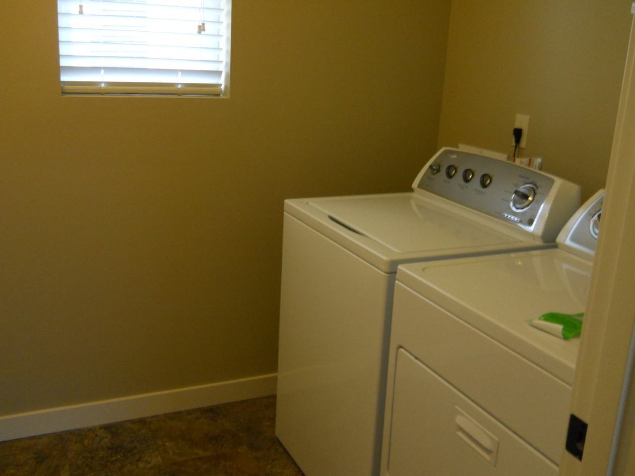 11615 174th St E - Photo 3 of 9