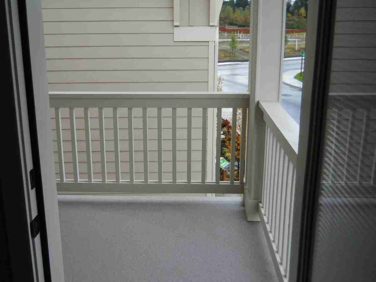 11615 174th St E - Photo 4 of 9