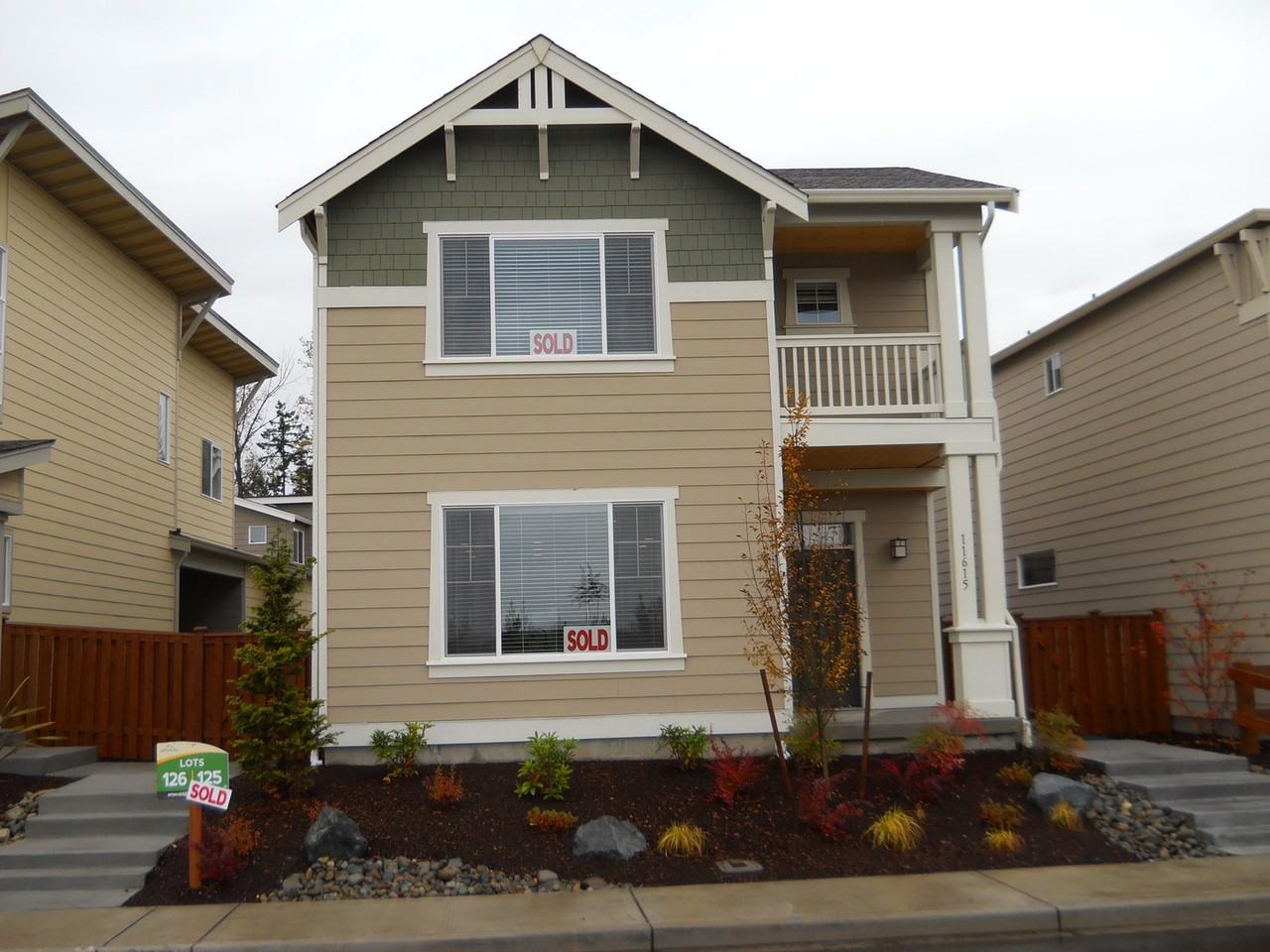 11615 174th St E - Photo 5 of 9