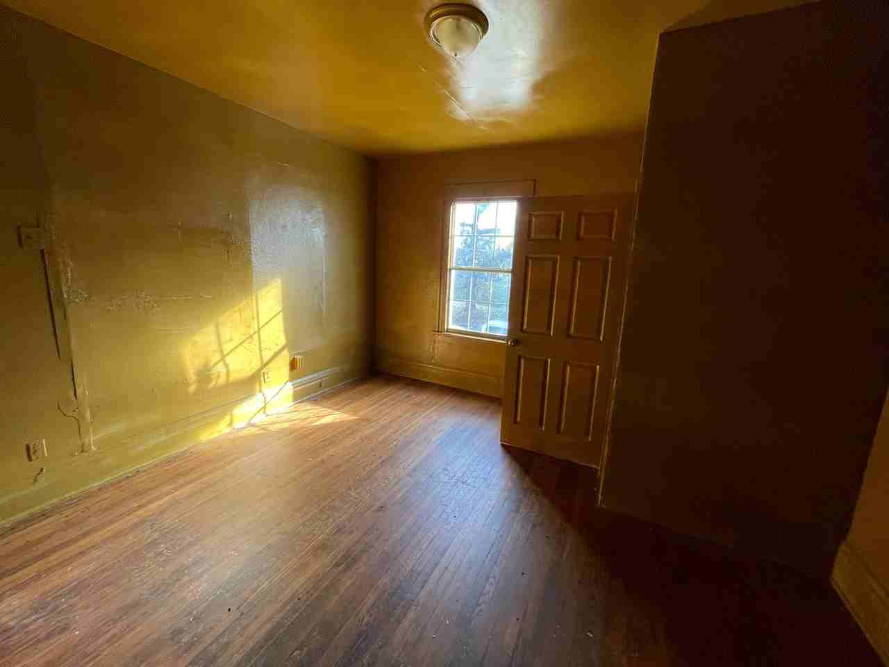 2816 Milton St - Photo 4 of 7