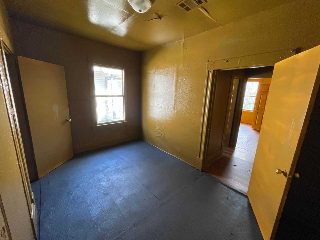 2816 Milton St - Photo 5 of 7