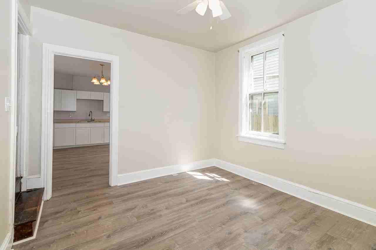 517 N Pitt St - Photo 5 of 23