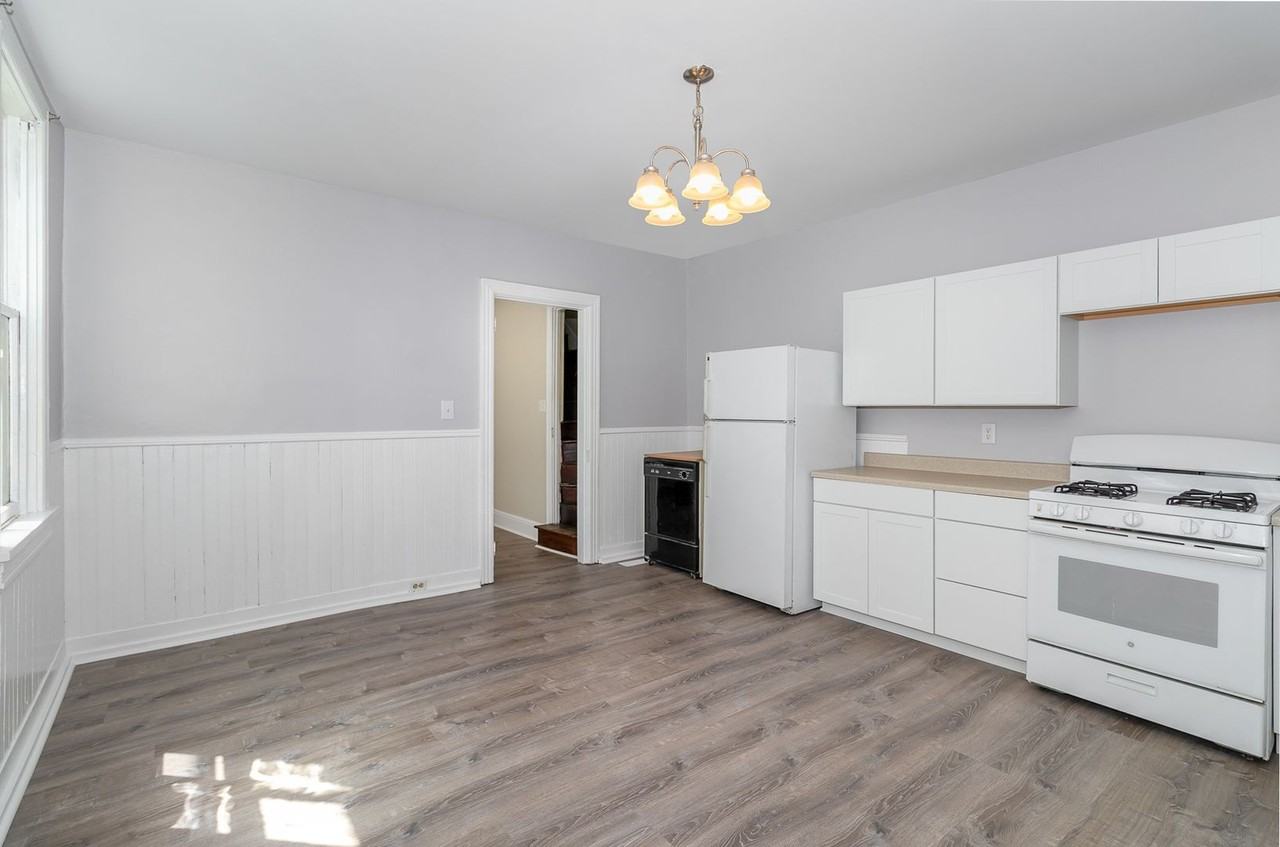 517 N Pitt St - Photo 7 of 24