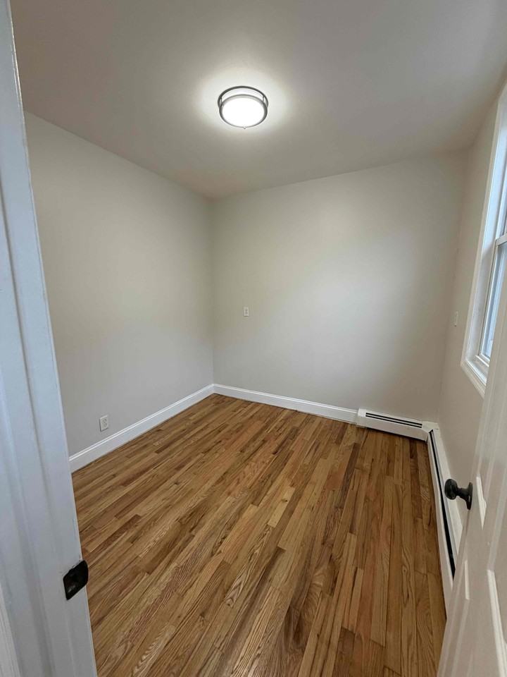 1137-1139 Summit Ave - Photo 5 of 9