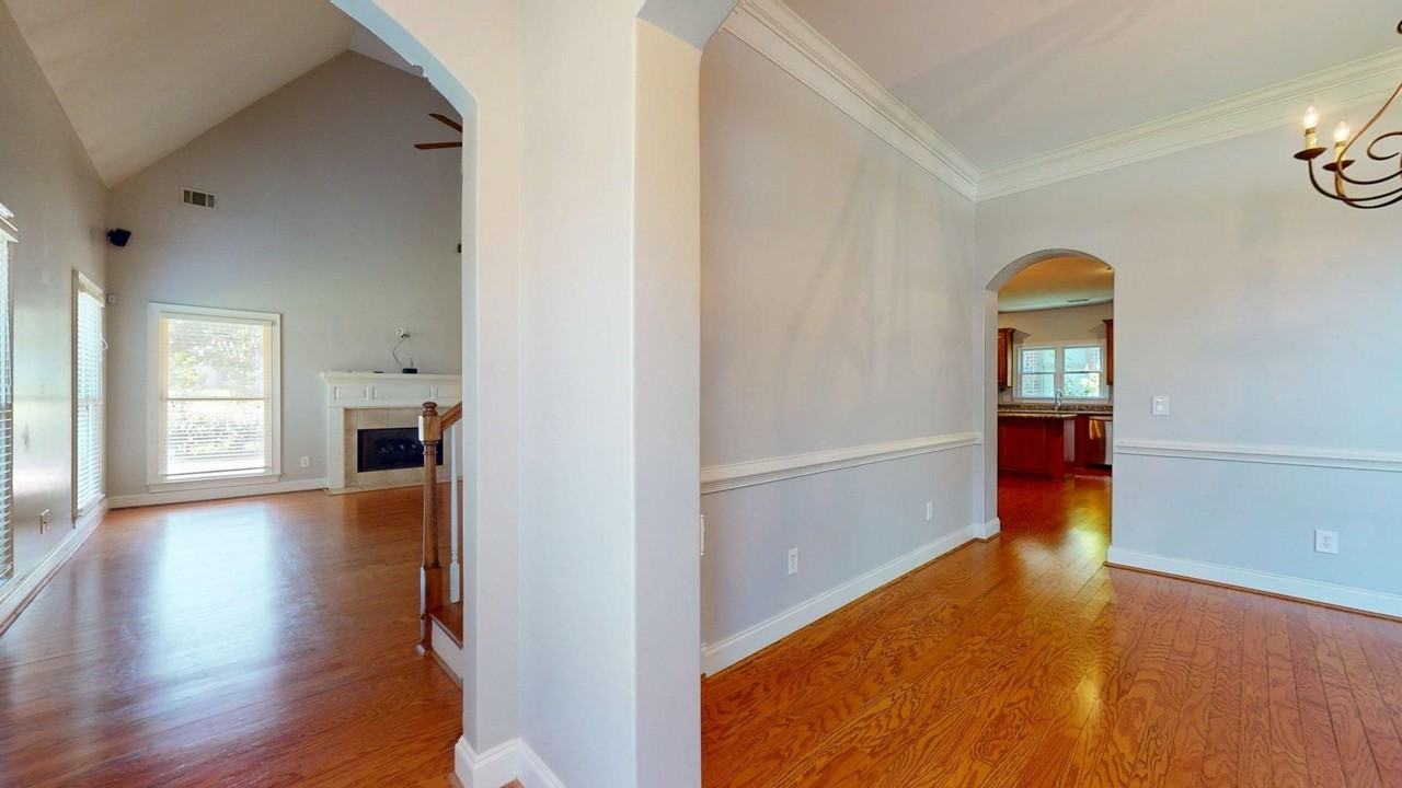 2172 N Donahue Dr - Photo 7 of 37