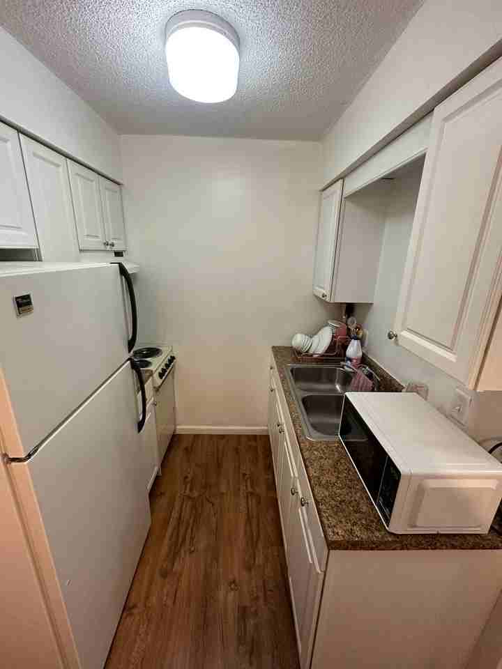 202 S Hartle - Photo 7 of 8