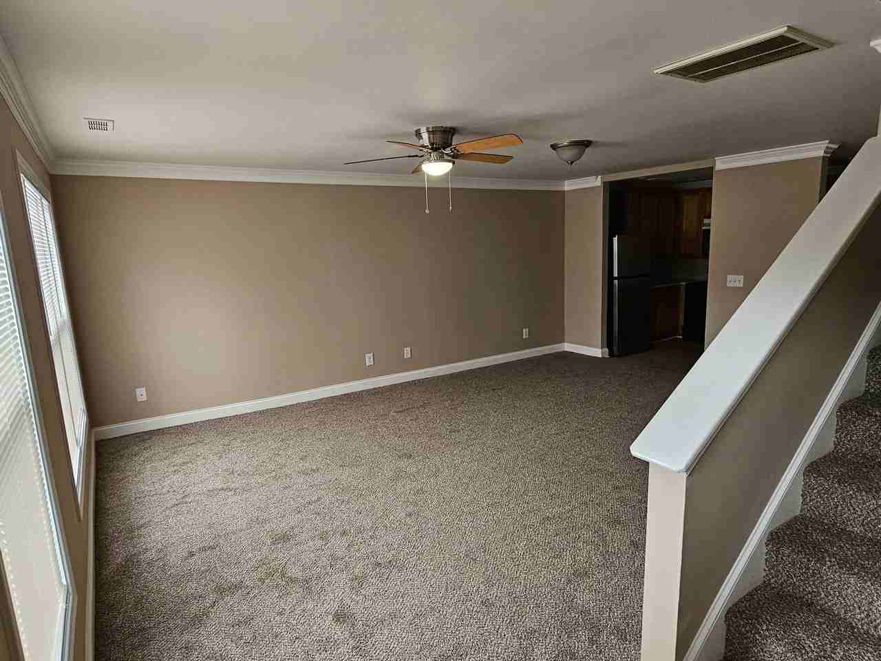 102 Etta Vaughn Ln - Photo 2 of 17