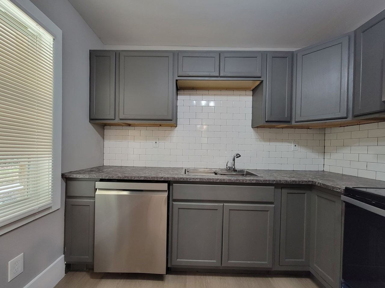 721 Ford Pl #A - Photo 7 of 17