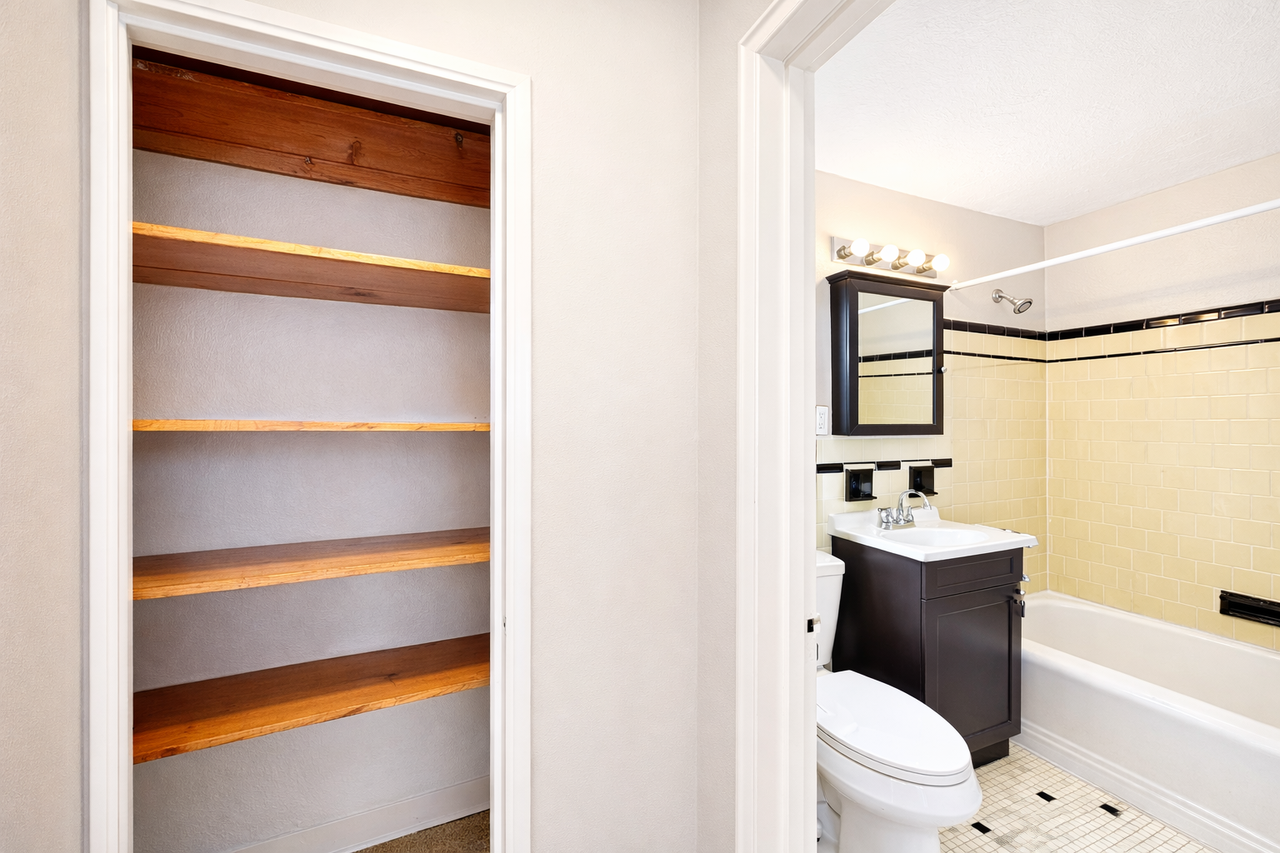 VOELKEL AVENUE - 2976 -- 191 - Photo 7 of 7