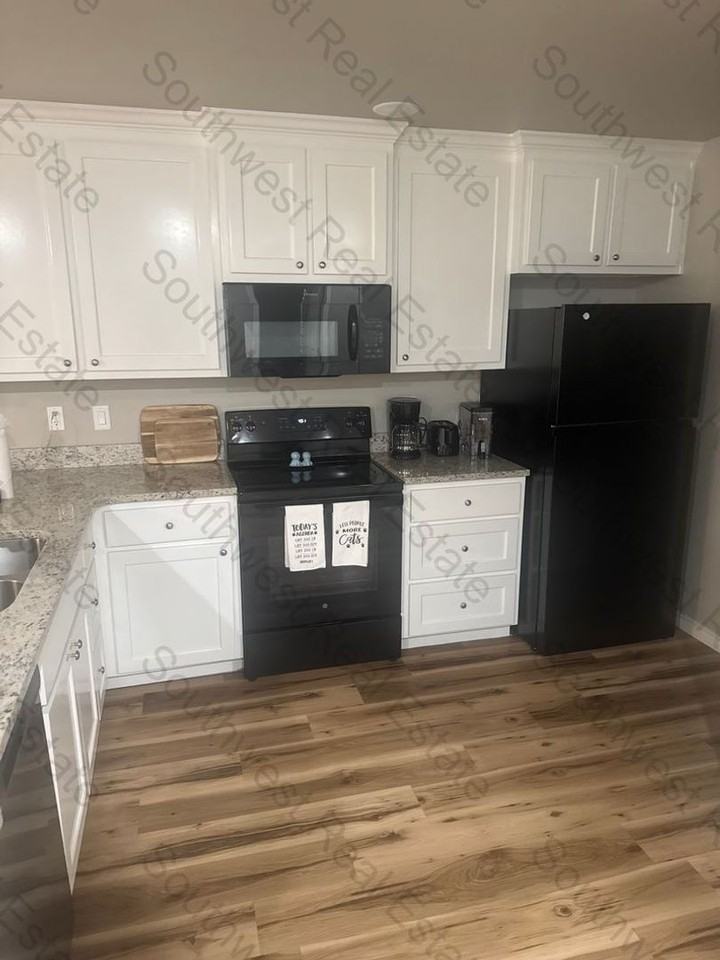 3116 Westminster Dr - Photo 3 of 19