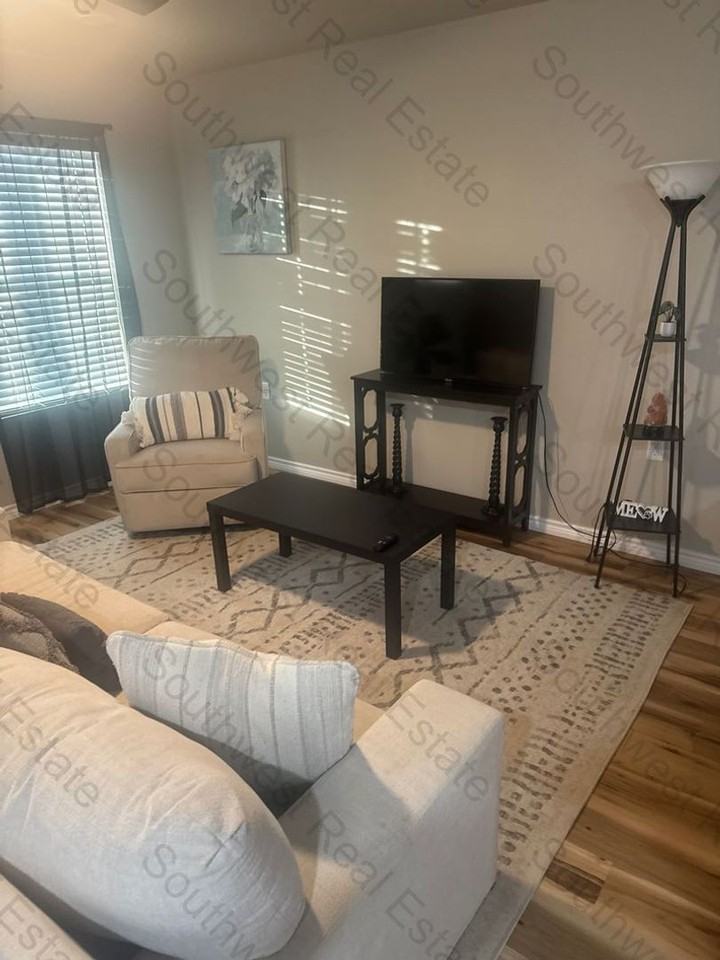 3116 Westminster Dr - Photo 4 of 19