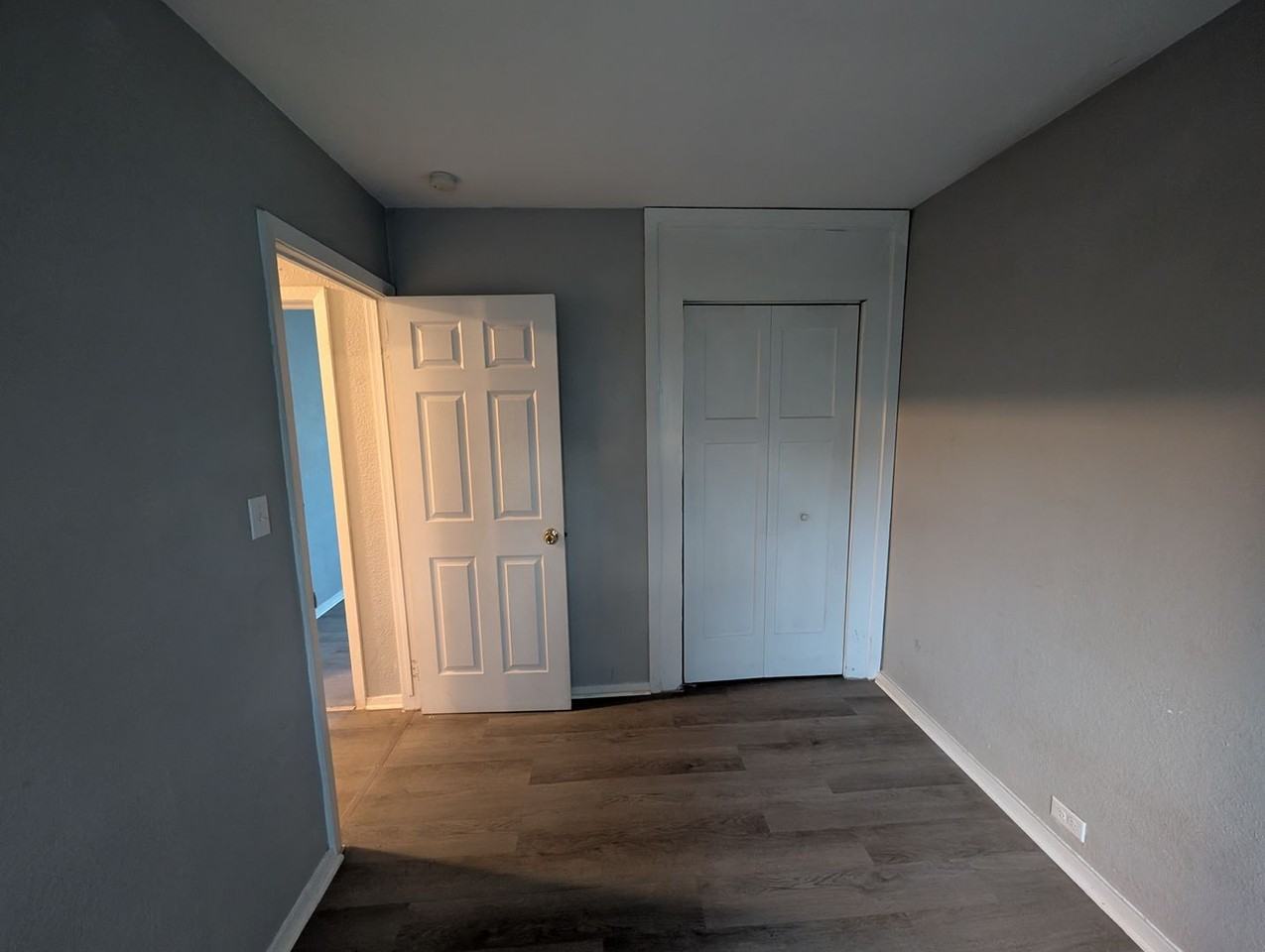 1318 N Meade St - Photo 7 of 9