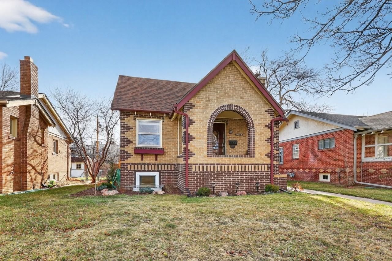 2022 S Corona St - Photo 2 of 25