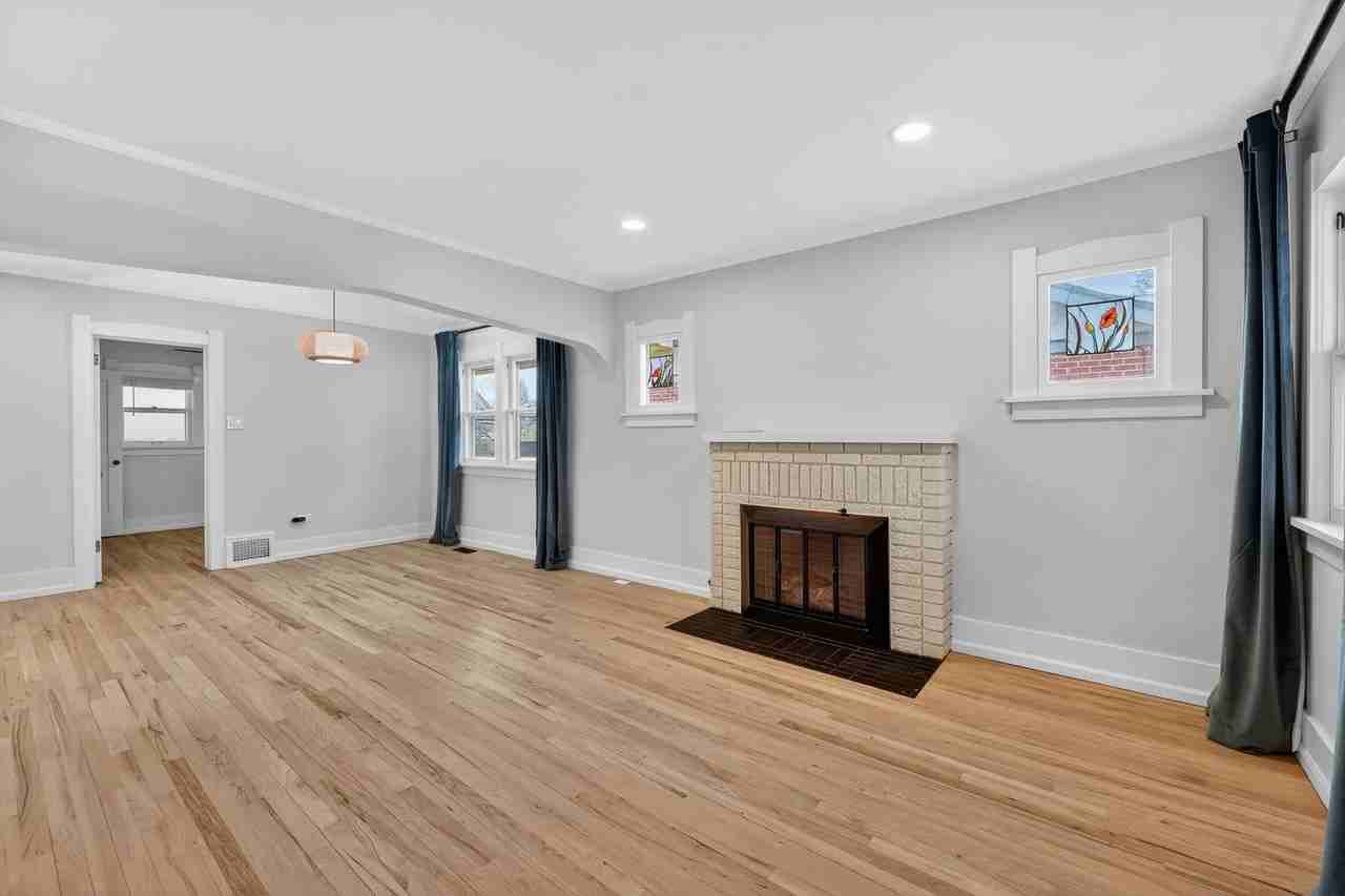 2022 S Corona St - Photo 4 of 25