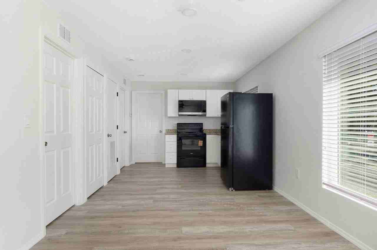 4456 21st St N - Photo 3 of 20