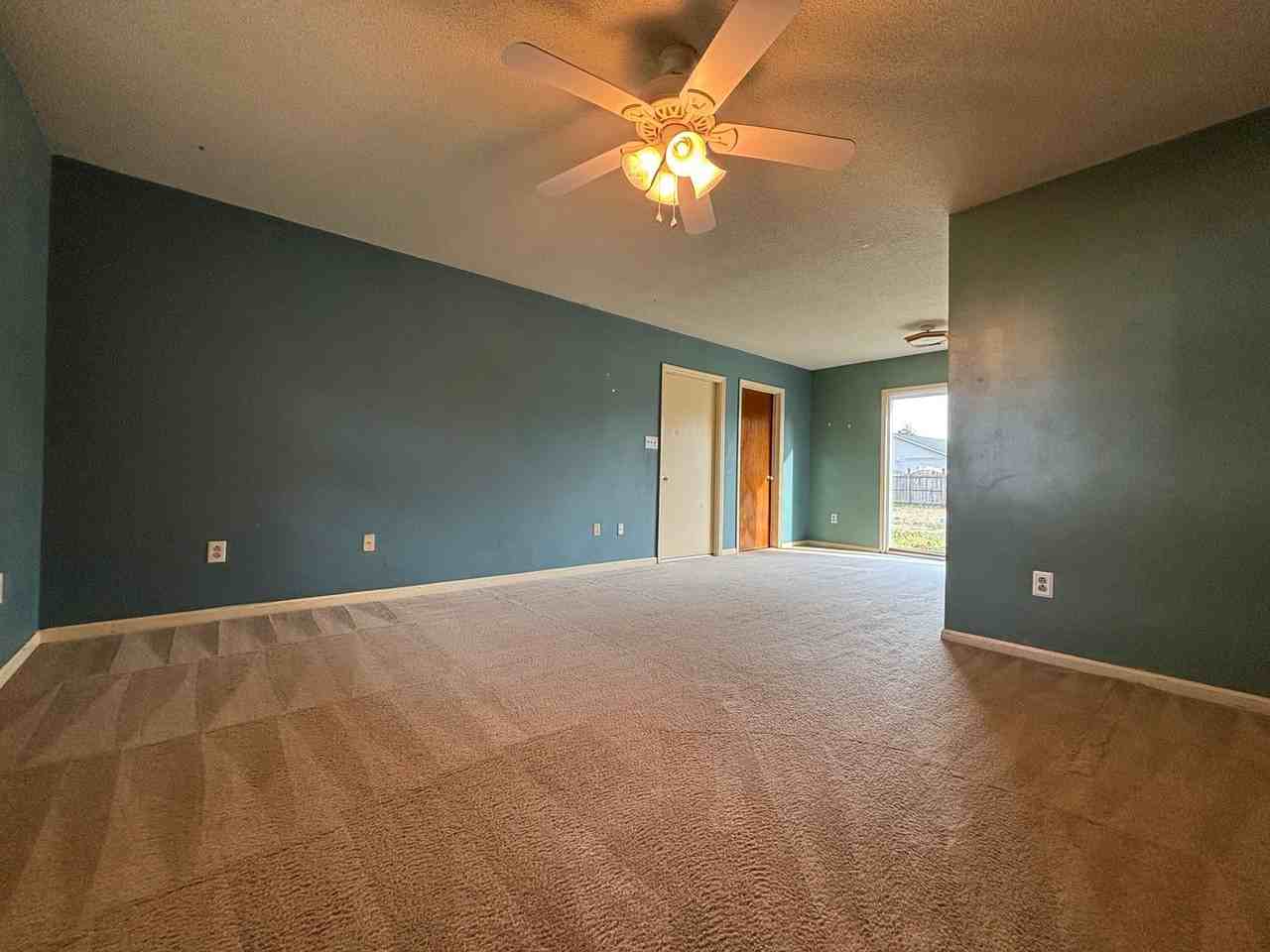 1211 Blue Creek Rd - Photo 2 of 18