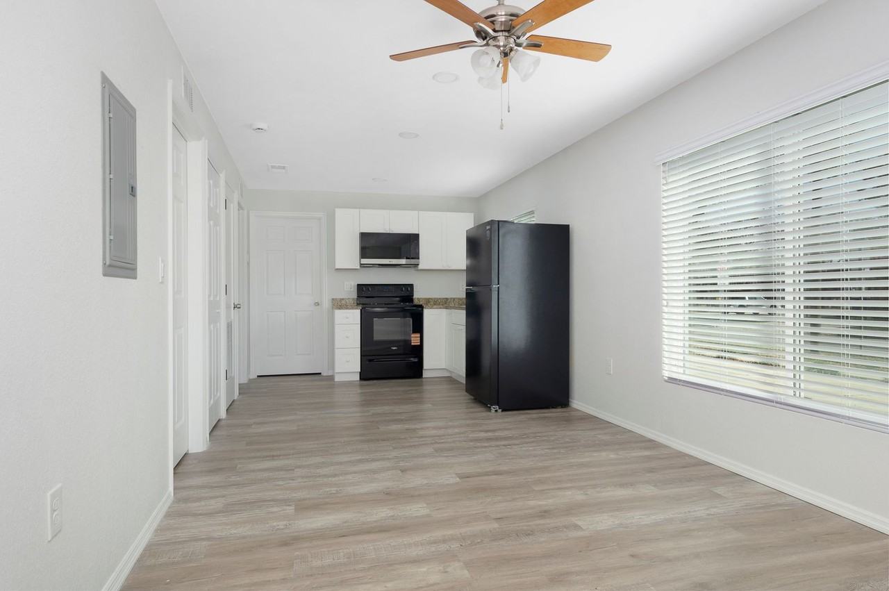 454 21st Ave N - Photo 6 of 18