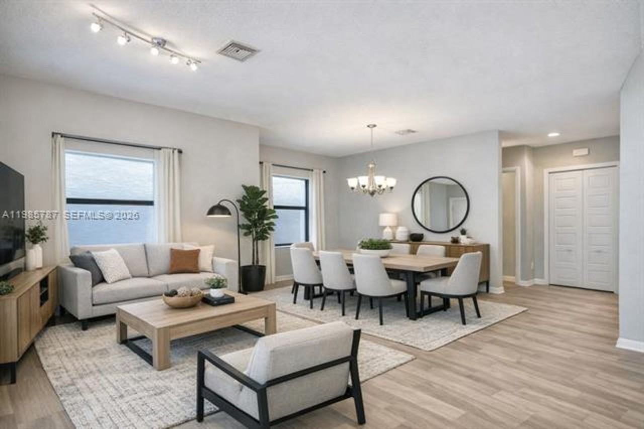 760 Ne 193rd Ter - Photo 4 of 50