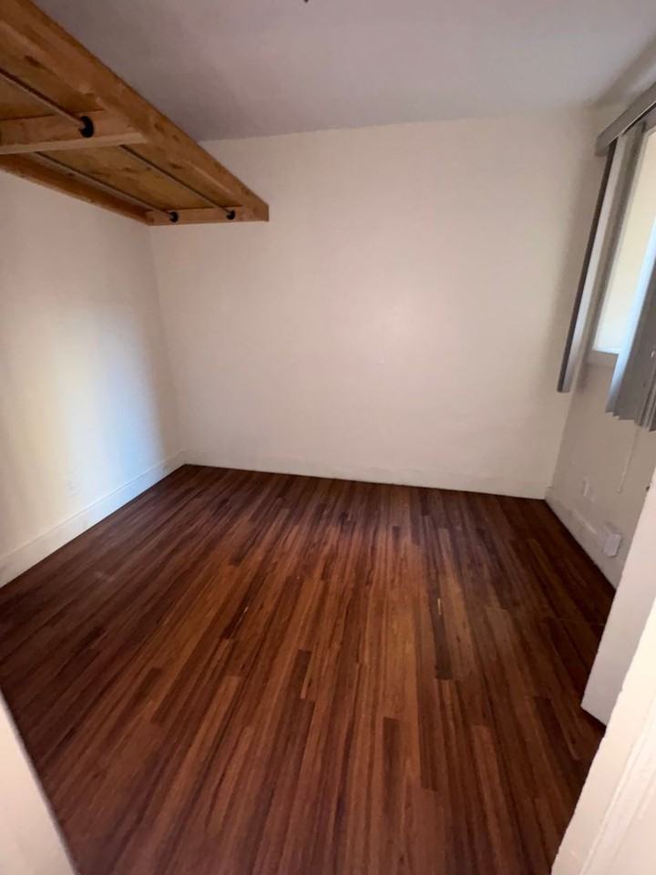 4835 N Broad St - Photo 3 of 7