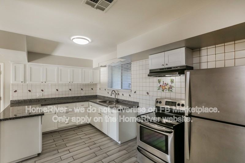 3447 N 51st Ave - Photo 7 of 22