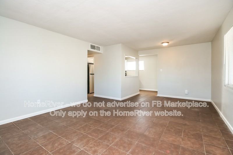 2819 W Montebello Ave - Photo 3 of 19
