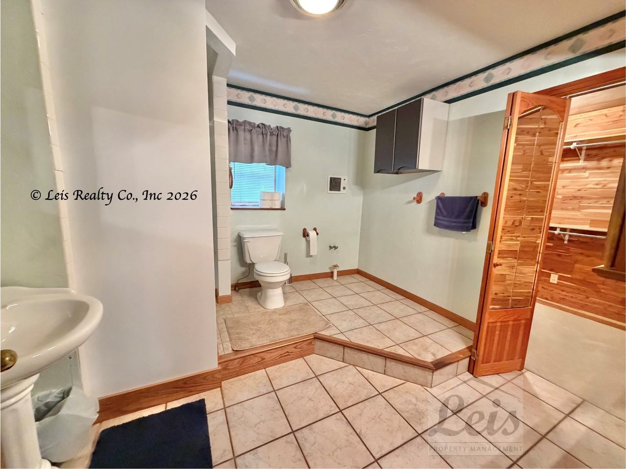 55 Euclid Street Upper - Photo 6 of 19