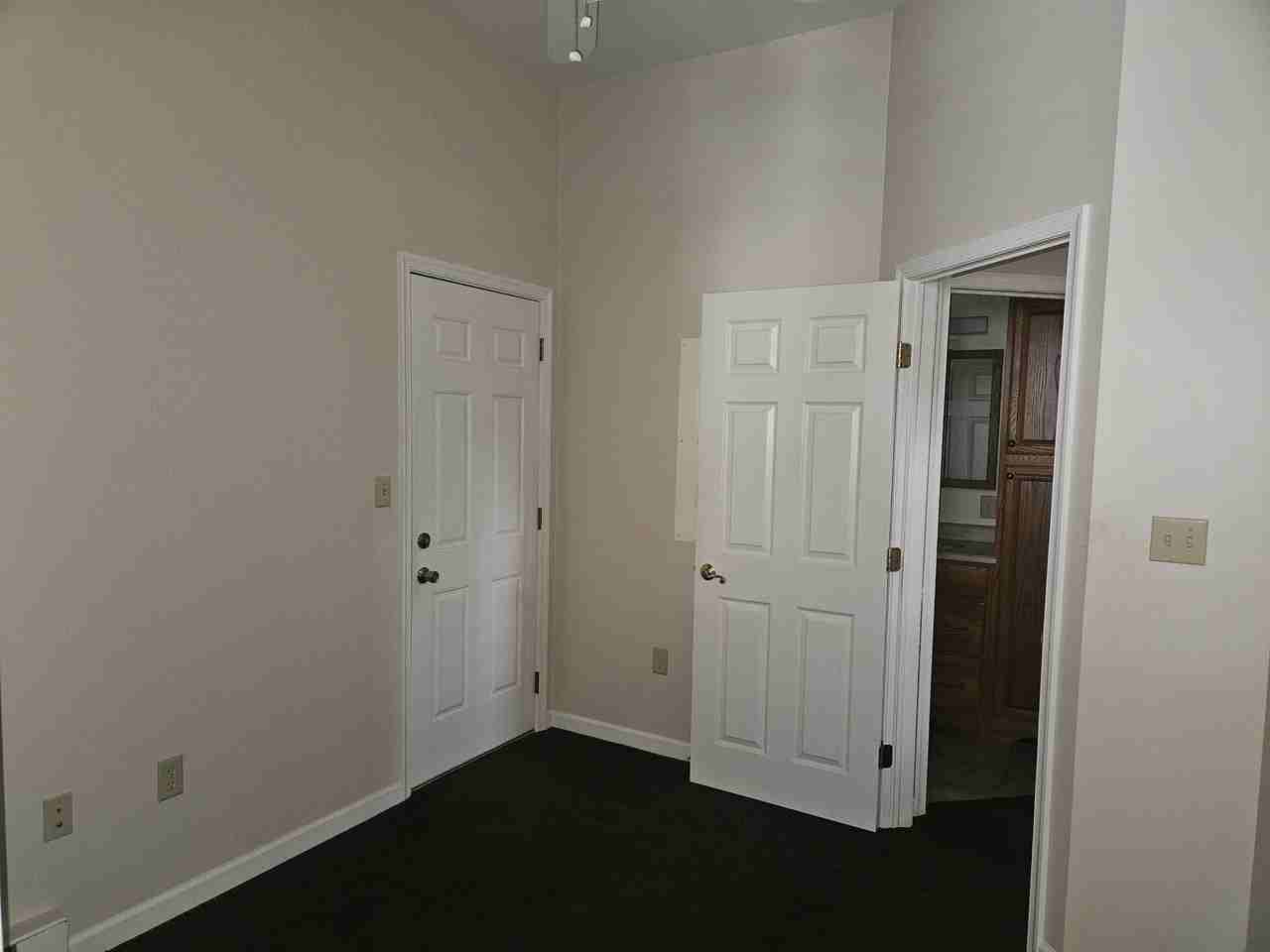 281 -283 East Main Street - Photo 5 of 17