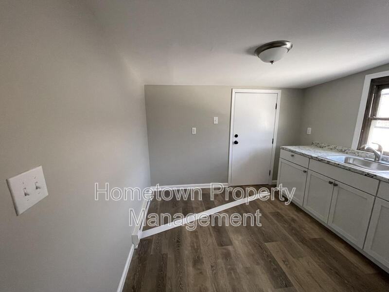 663 E Market St #665APT4 - Photo 5 of 8