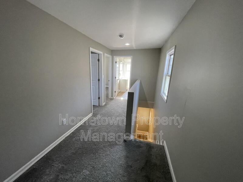 663 E Market St #665APT4 - Photo 6 of 8