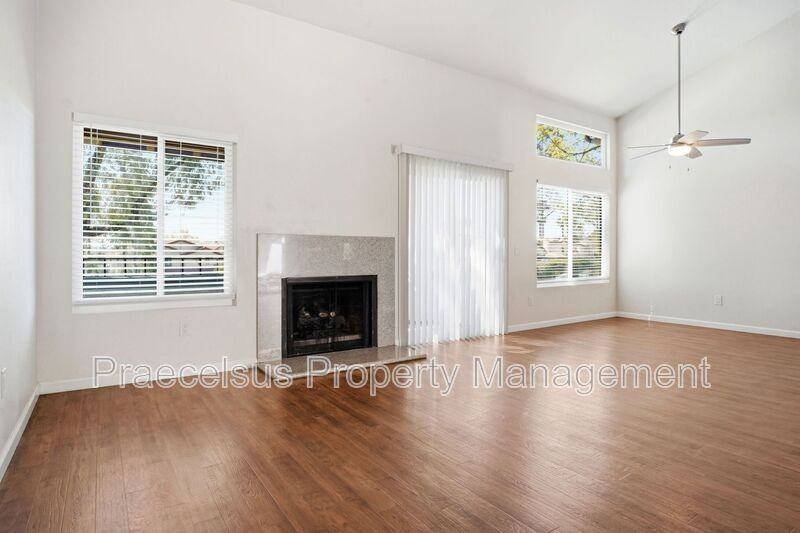 1535 Apache Dr #D - Photo 5 of 27