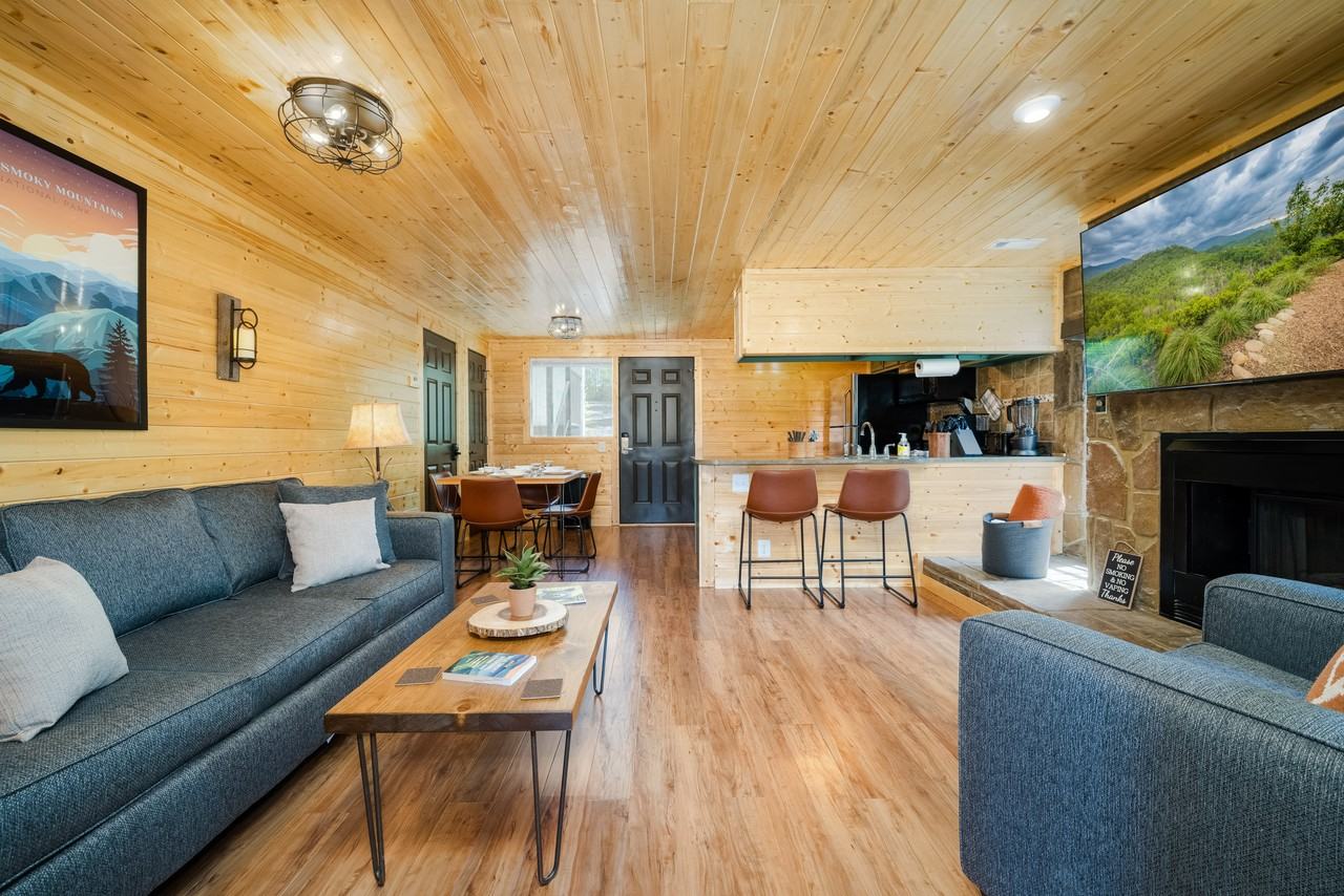 4249 Dollys Drive - Photo 5 of 30