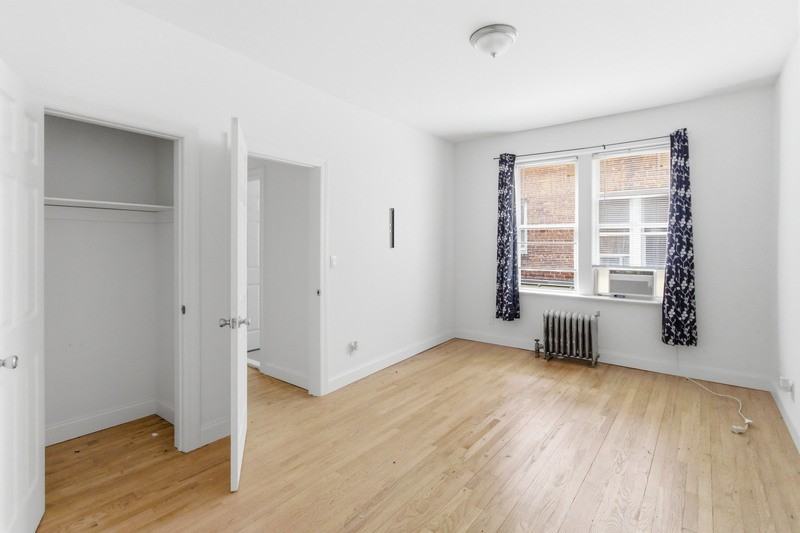 649 Chancellor Ave #4 - Photo 3 of 6