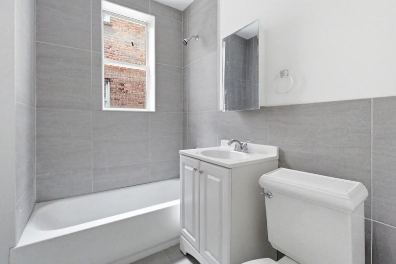 649 Chancellor Ave #4 - Photo 5 of 6