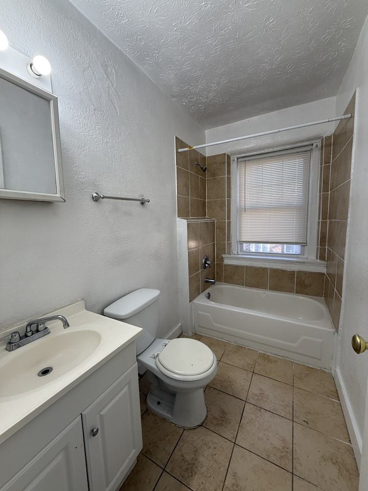 24 Arnold Place - Photo 3 of 10