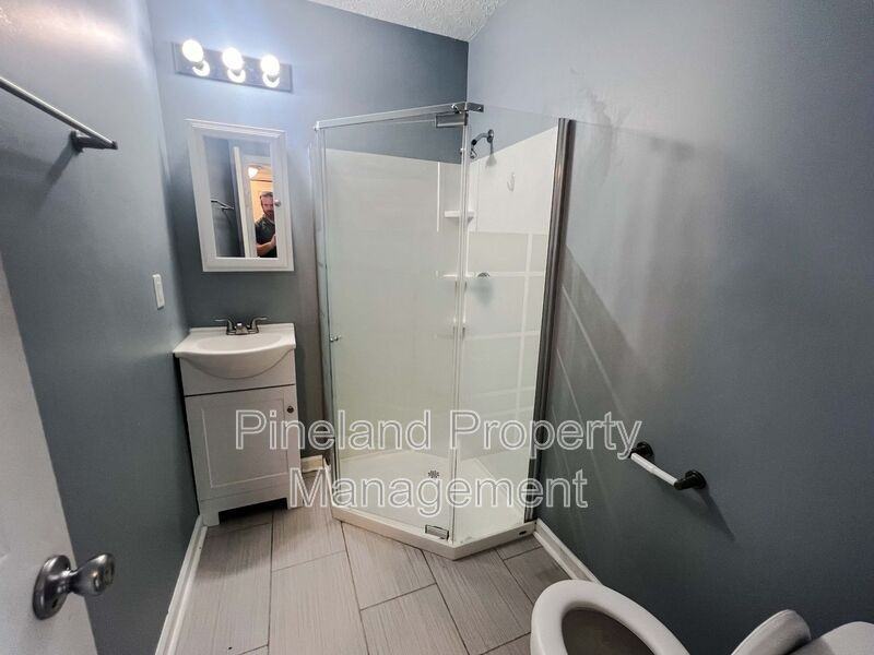 6412 Rockford Dr - Photo 5 of 9