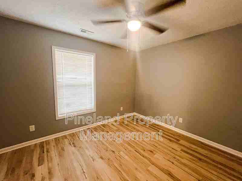 6412 Rockford Dr - Photo 6 of 9