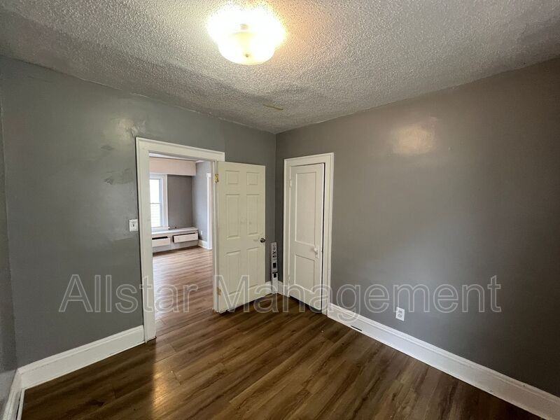 10006 Lamontier Ave - Photo 3 of 17