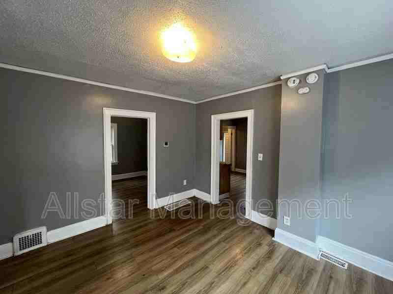 10006 Lamontier Ave - Photo 5 of 17