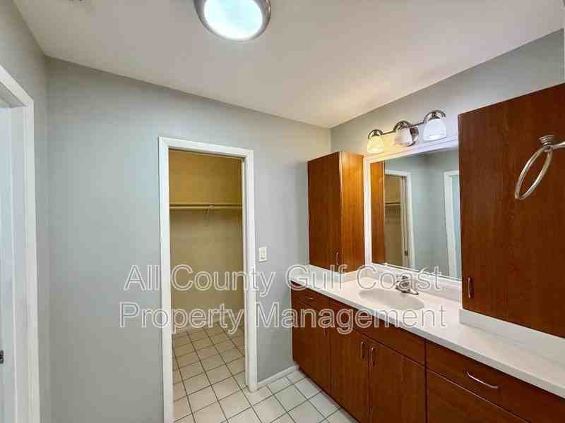 1218 Waterside Ln - Photo 5 of 13