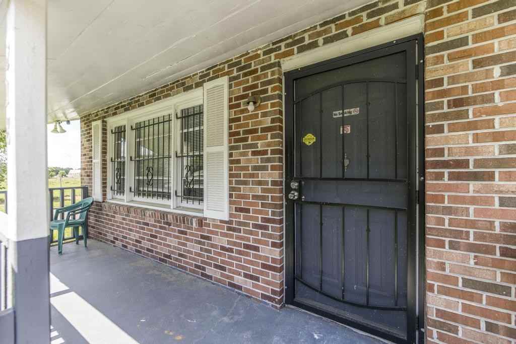 218 Moore Street Unit A - Photo 2 of 11